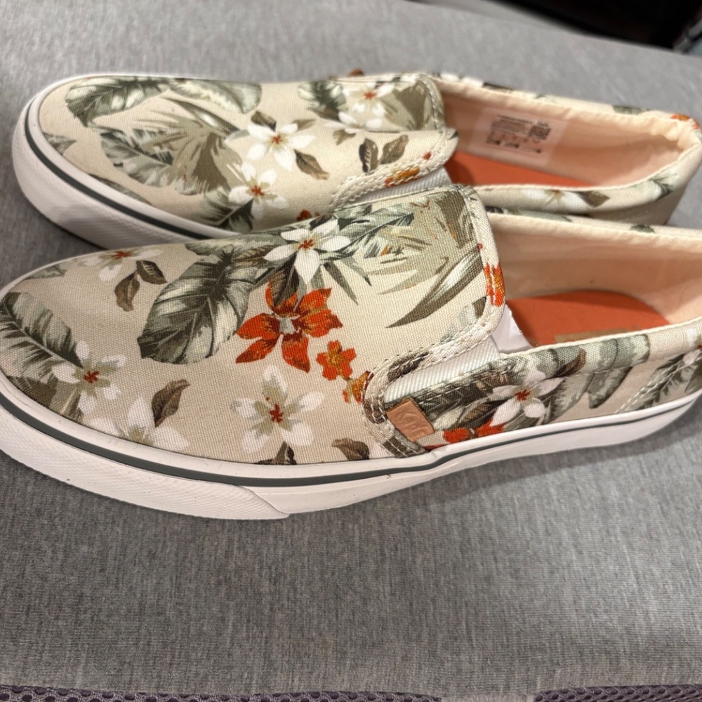 Keds Sneakers - Picture 3 of 9